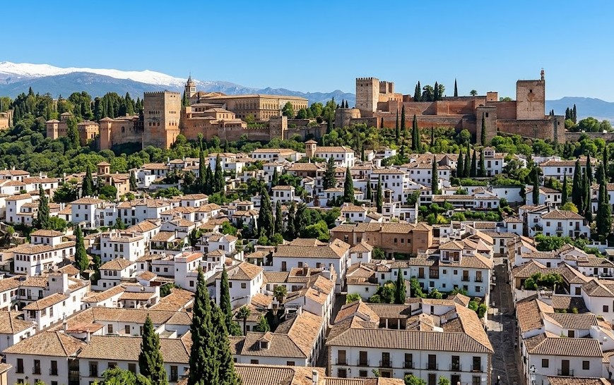 Vista del barrio del Realejo y la Alhambra en Granada